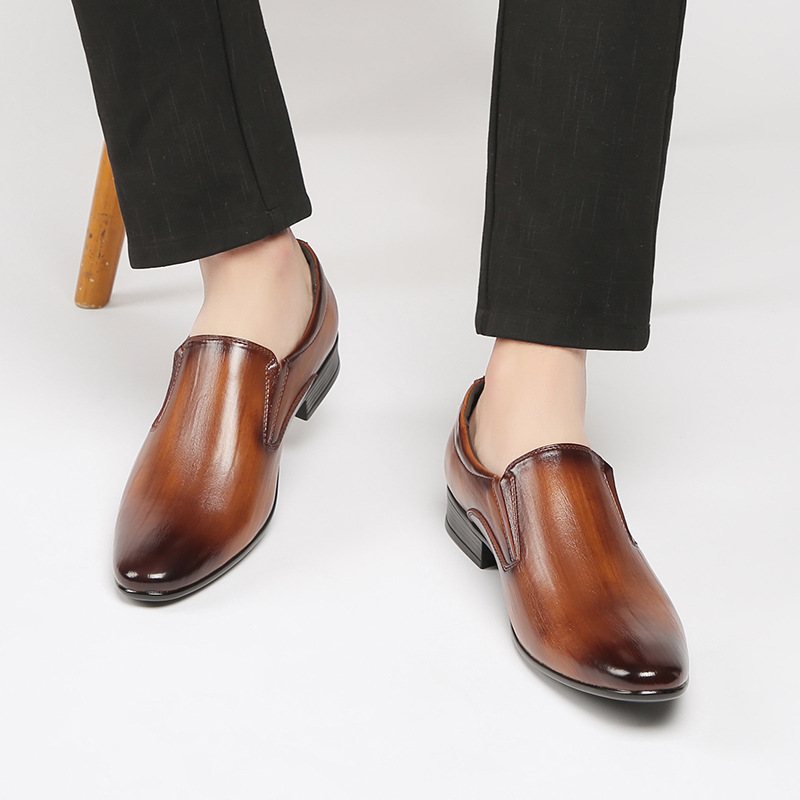 2024 Nya Avslappnade Slip-on Business Formell Klänning Skor Manlig Gentleman Loafers Andas Tidvatten