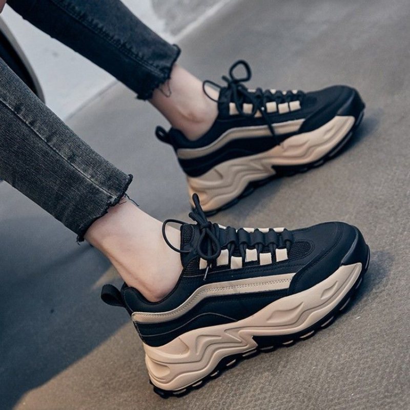 Trendiga Kvinnor 2024 Vår Och Höst Nya Avslappnade Tjocksulor Student Förhöjda Sneakers Hösttrend